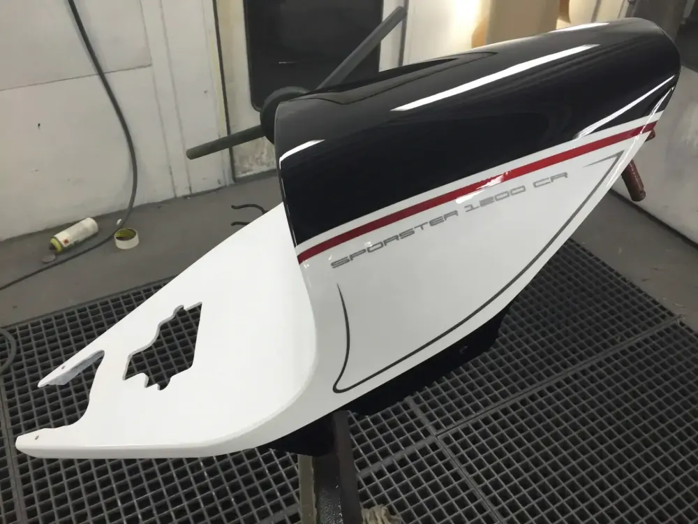 Harley Davidson – Redressage réservoir & peinture déco 3 tons