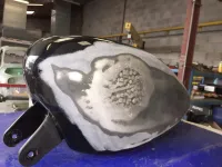 Harley Davidson – Redressage réservoir & peinture déco 3 tons (9)