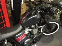 Triumph Bonneville – Déco Café Racer mate (1)