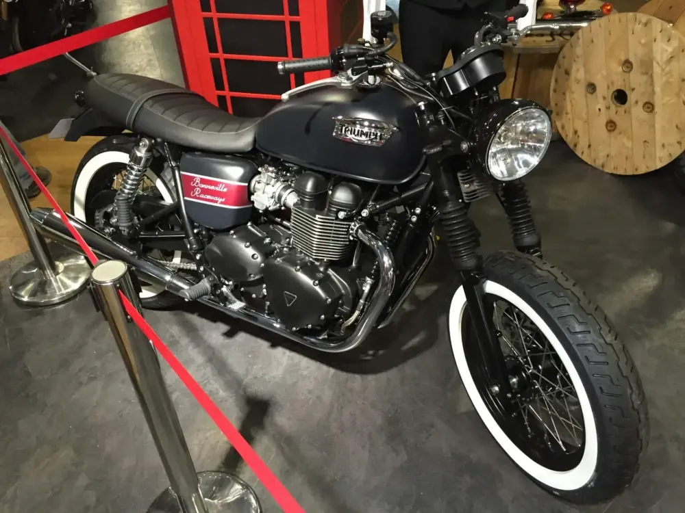 Triumph Bonneville – Déco Café Racer mate (3)