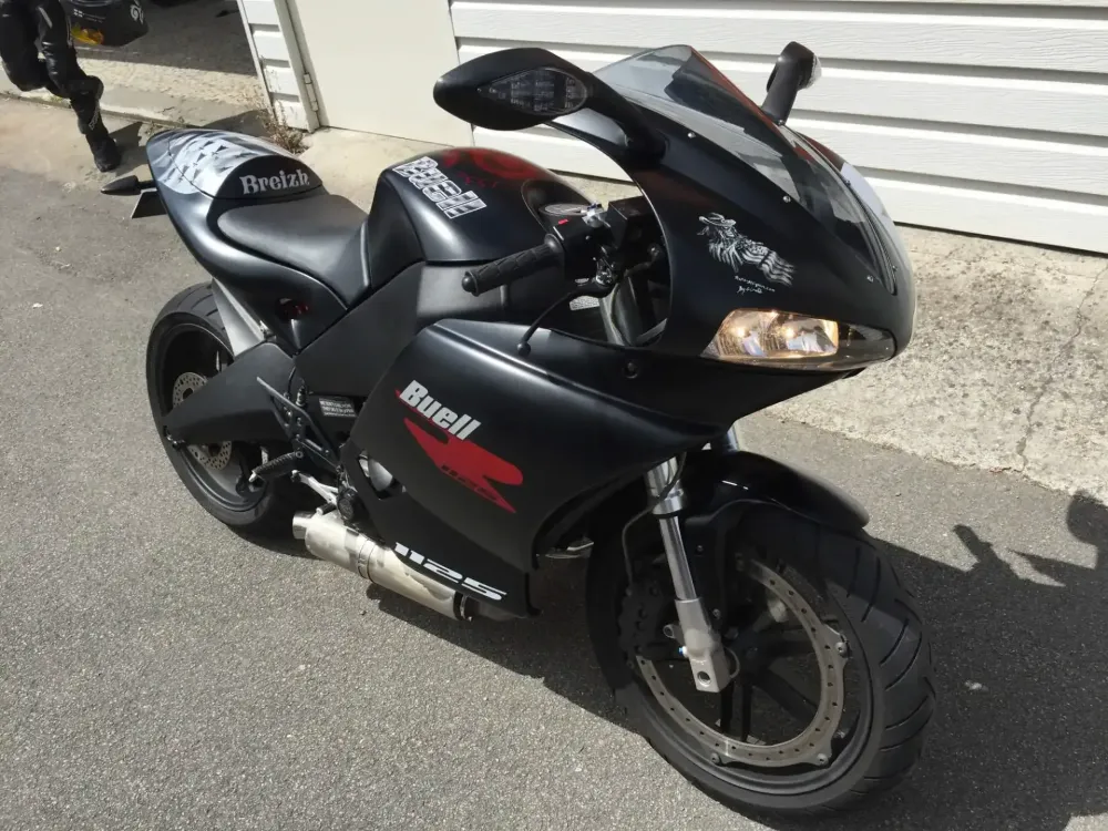 Buell « Bretagne » – Peinture aérographie, vernis mat (Nantes 44) (14)