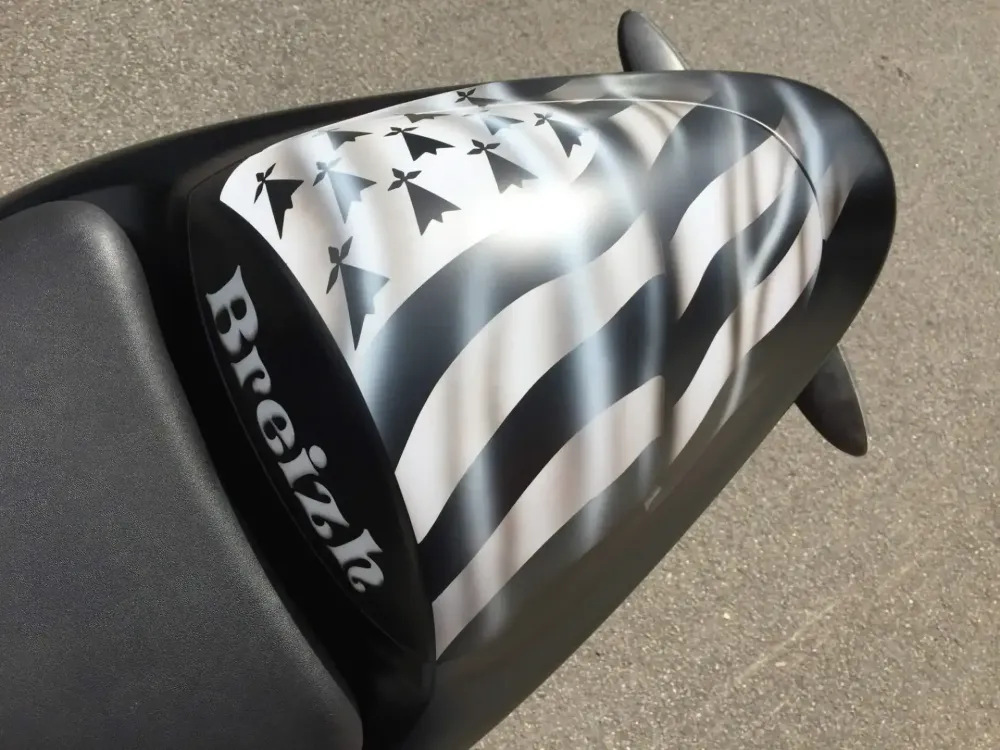 Buell « Bretagne » – Peinture aérographie, vernis mat (Nantes 44) (20)