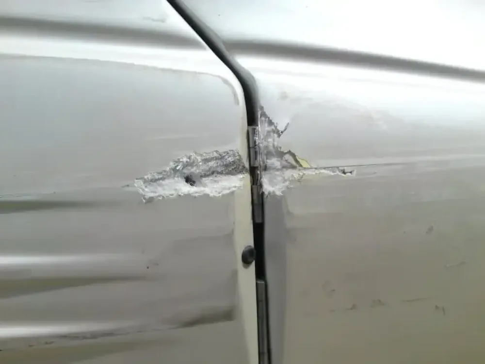 Peinture, réparation side-car (1)