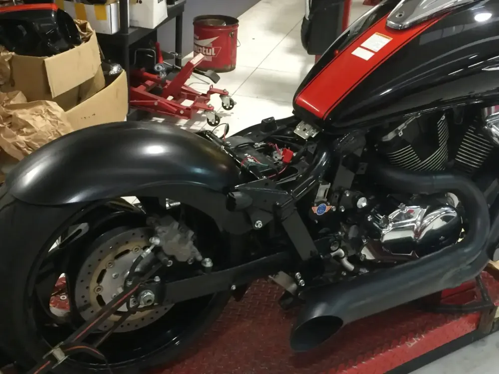 Suzuki Intruder Lamborghini – Peinture personnalisée (48)