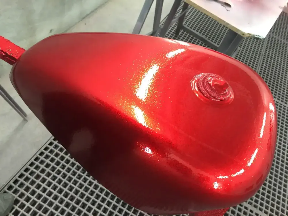 Harley – Metal flakes Candy Red, flammes True Fire (3)