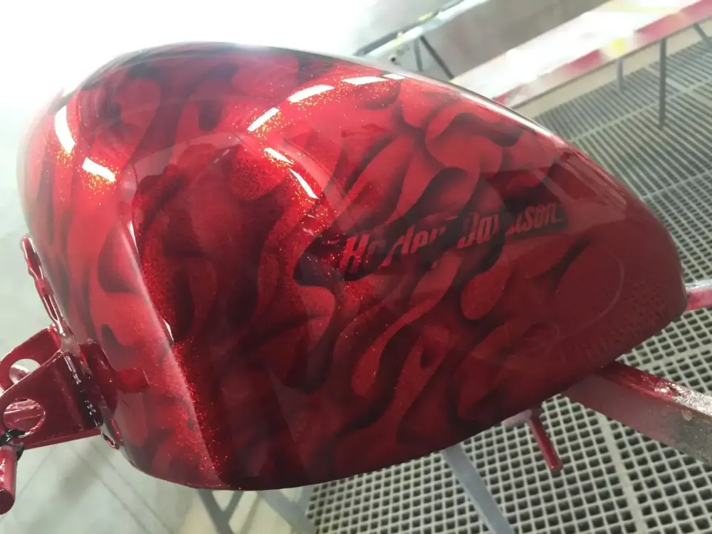 Harley – Metal flakes Candy Red, flammes True Fire (10)