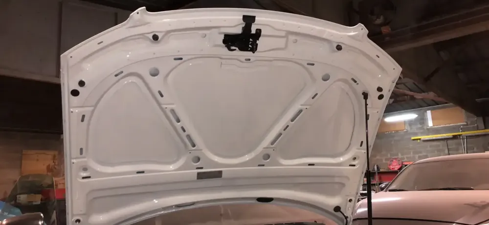 AUDI A4 CABRIOLET Réparation, changement d'aile arrière gauche , puis préparation complète pour changement de couleur en blanc opaque audi (3)