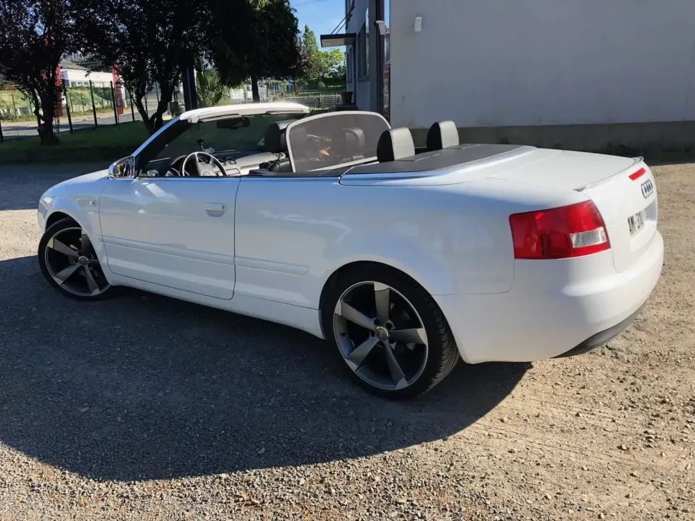 AUDI A4 CABRIOLET Réparation, changement d'aile arrière gauche , puis préparation complète pour changement de couleur en blanc opaque audi (6)