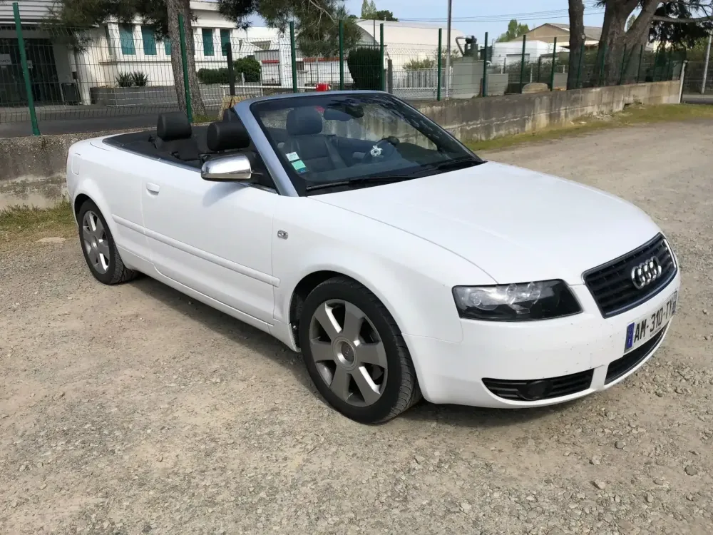 AUDI A4 CABRIOLET Réparation, changement d'aile arrière gauche , puis préparation complète pour changement de couleur en blanc opaque audi (11)