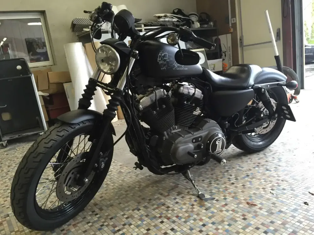 Harley – Skull white & black mat (Nantes 44)