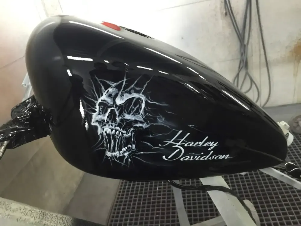 Harley – Skull white & black mat (Nantes 44) (11)