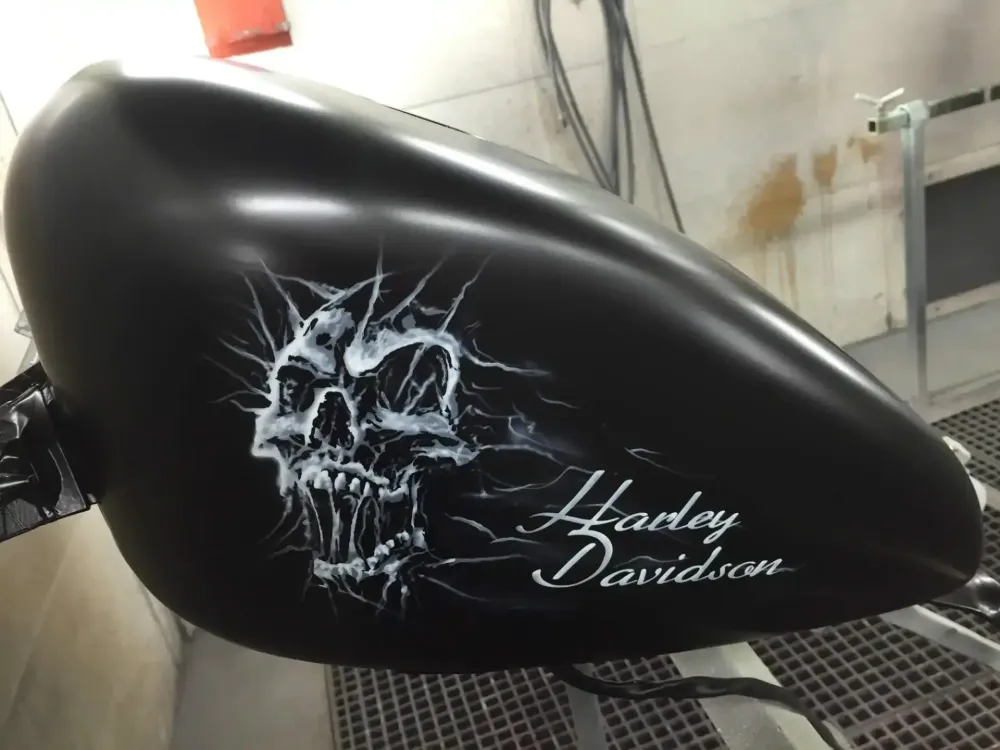 Harley – Skull white & black mat (Nantes 44) (15)