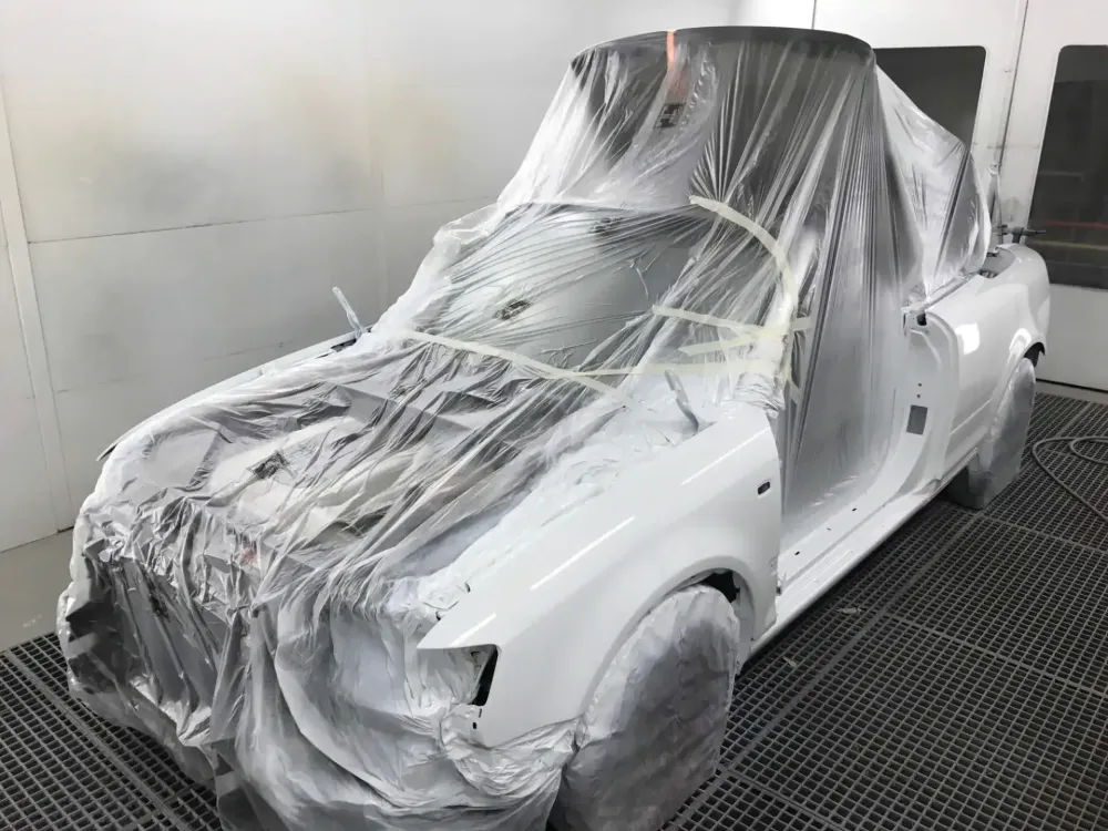 AUDI A4 CABRIOLET Réparation, changement d'aile arrière gauche , puis préparation complète pour changement de couleur en blanc opaque audi (16)