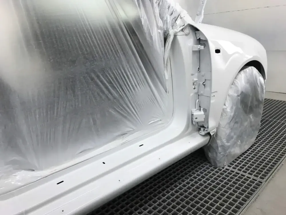 AUDI A4 CABRIOLET Réparation, changement d'aile arrière gauche , puis préparation complète pour changement de couleur en blanc opaque audi (30)