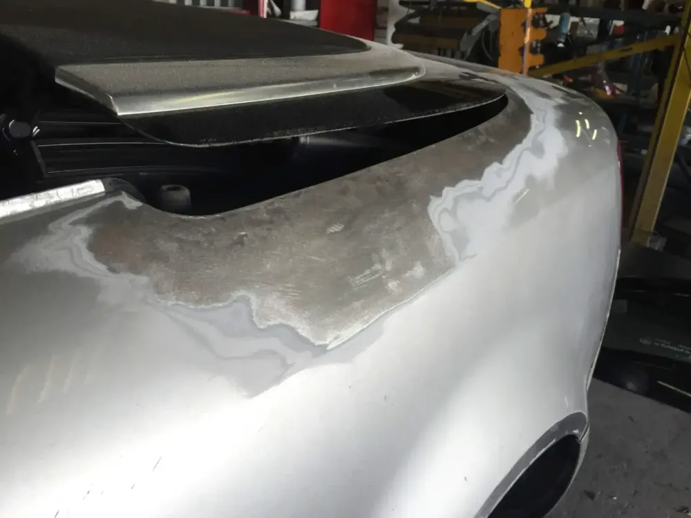 AUDI A4 CABRIOLET Réparation, changement d'aile arrière gauche , puis préparation complète pour changement de couleur en blanc opaque audi (44)