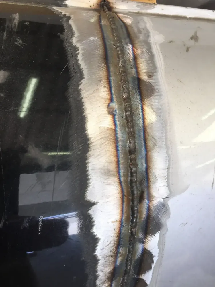 AUDI A4 CABRIOLET Réparation, changement d'aile arrière gauche , puis préparation complète pour changement de couleur en blanc opaque audi (52)