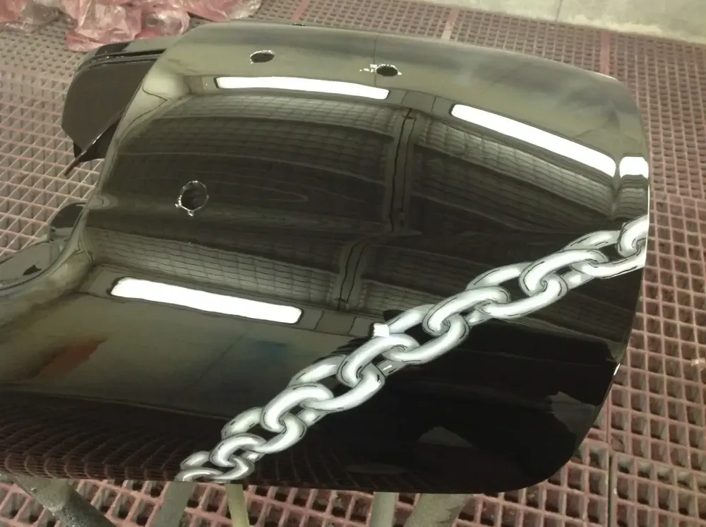 Harley V-Rod Muscle – Aérographie aigle & chaînes (7)