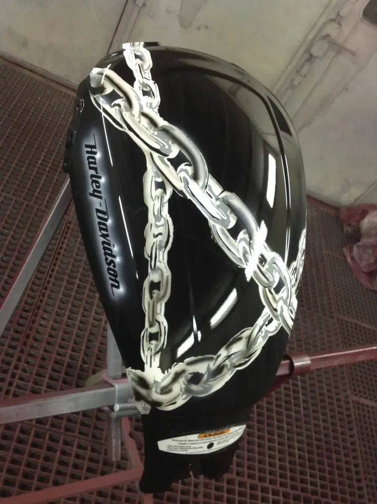 Harley V-Rod Muscle – Aérographie aigle & chaînes (10)