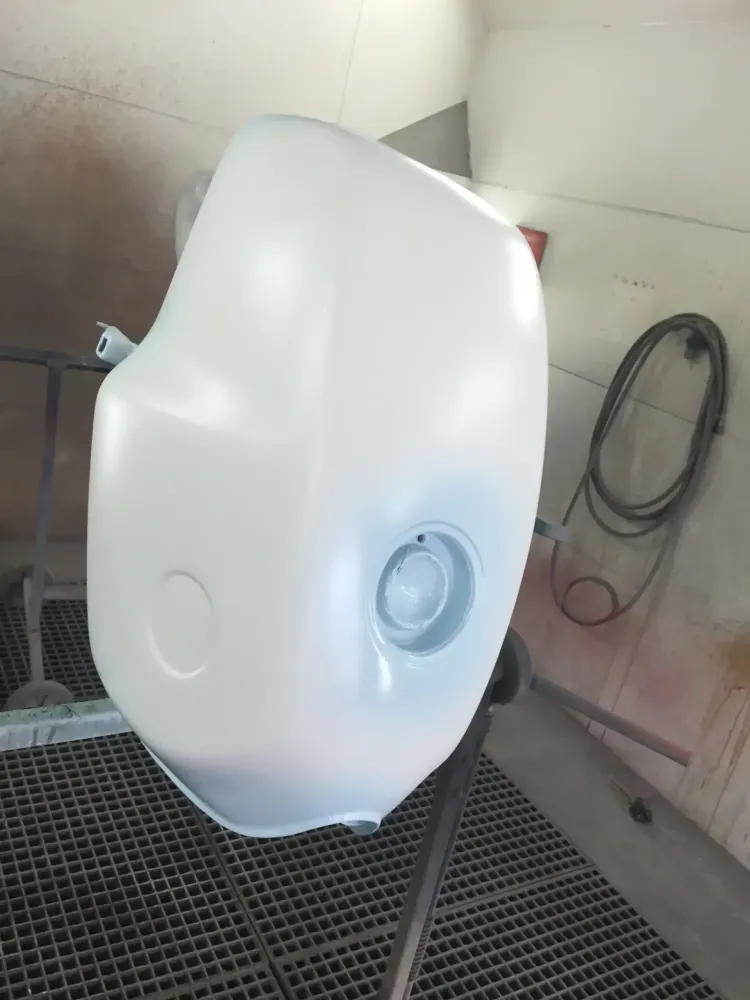 BMW Café Racer – Peinture réservoir, déco strip (Nantes 44) (8)