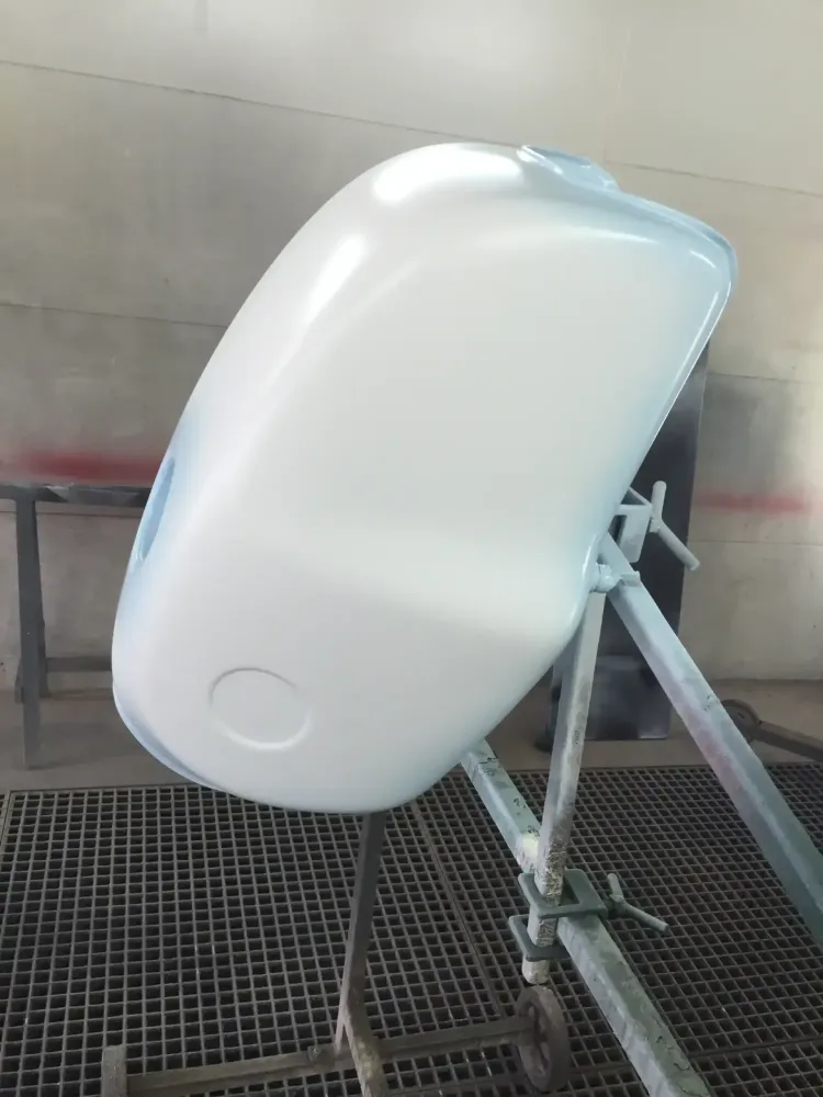 BMW Café Racer – Peinture réservoir, déco strip (Nantes 44) (11)