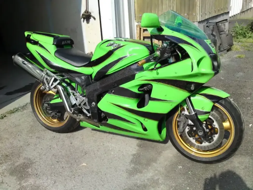 Kawasaki ZX7R – Châssis carbone fibre