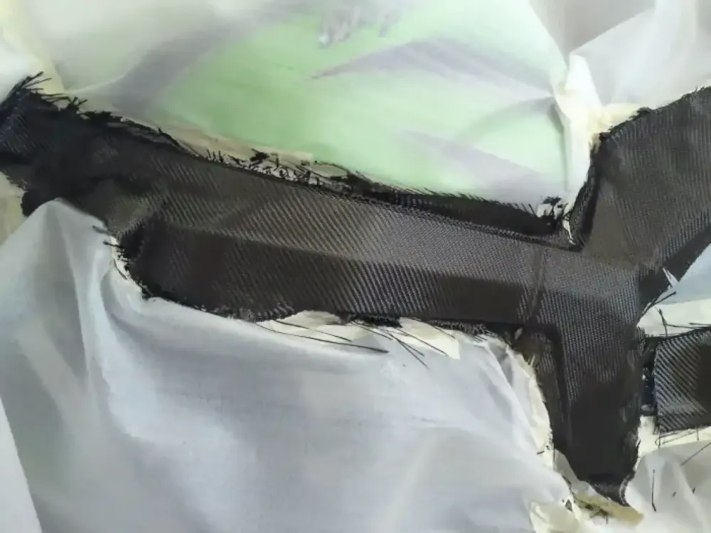 ZX7R châssis carbone fibre (2)