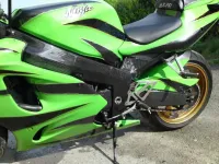 ZX7R châssis carbone fibre (6)