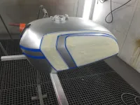 Honda Café Racer – Redressage réservoir & déco (5)