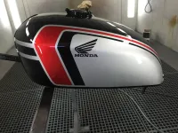 Honda Café Racer – Redressage réservoir & déco (14)