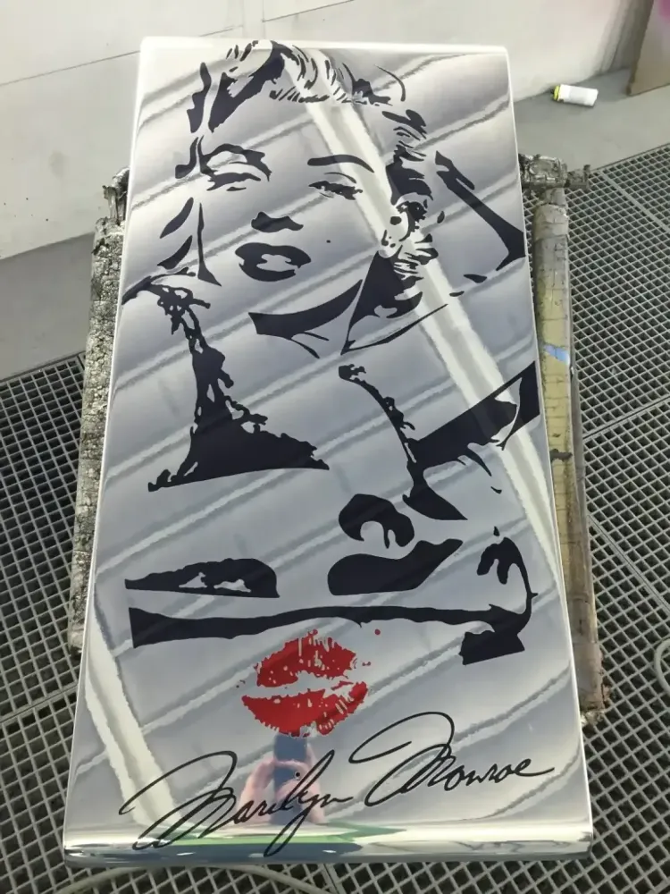 Table basse Marilyn Monroe – Chrome couleur (44)