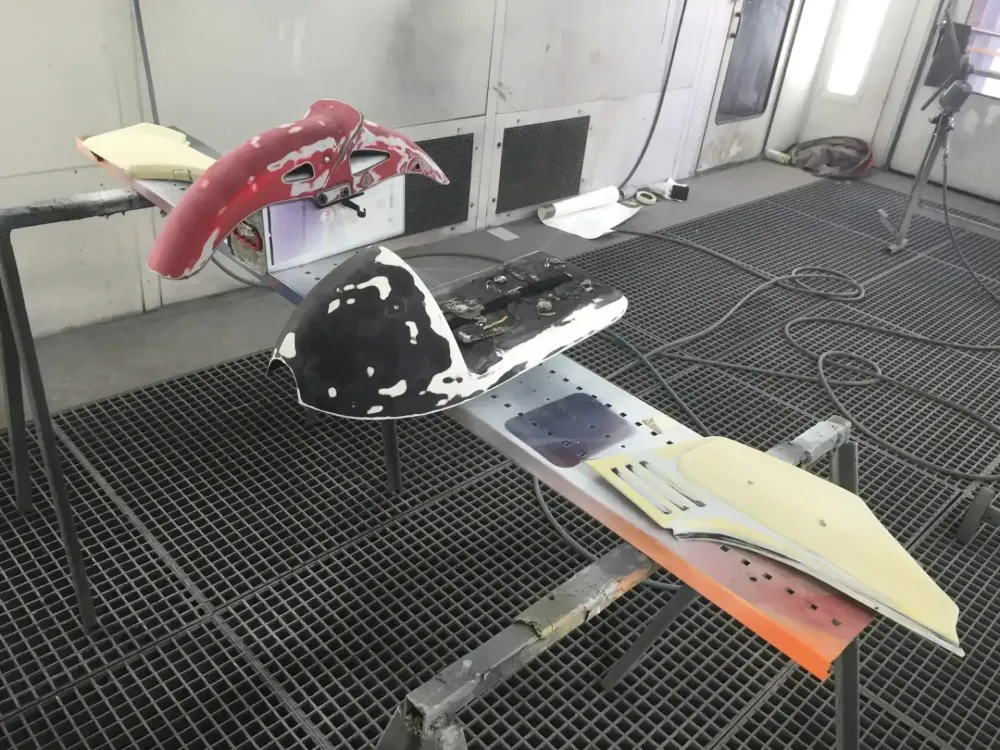 Honda Bol d’Or – Café Racer noir mat & or (4)