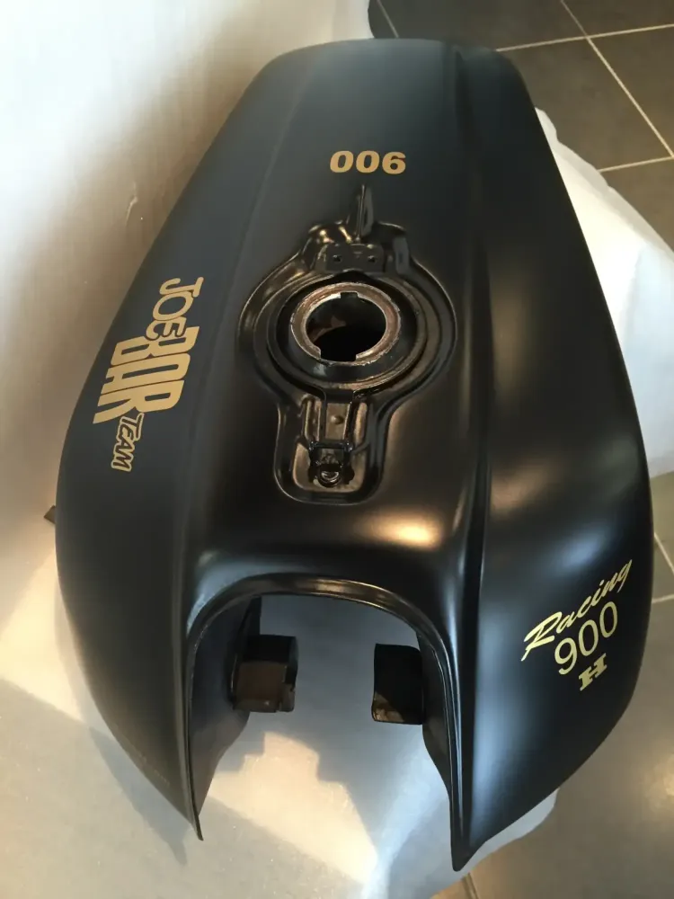 Honda Bol d’Or – Café Racer noir mat & or (20)