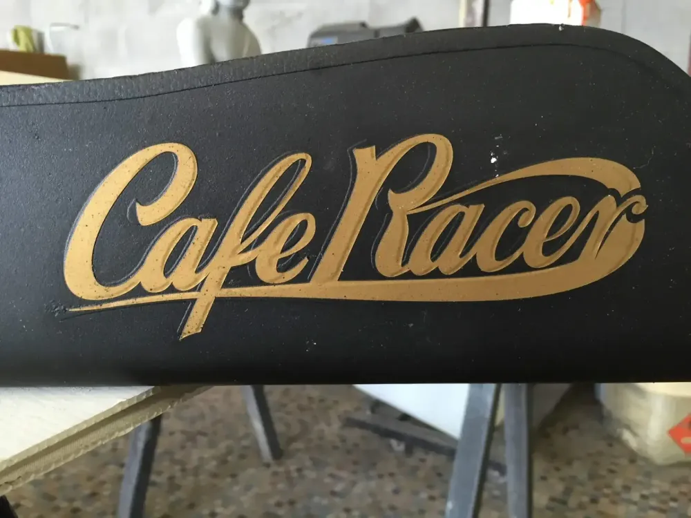 Honda Bol d’Or – Café Racer noir mat & or (21)