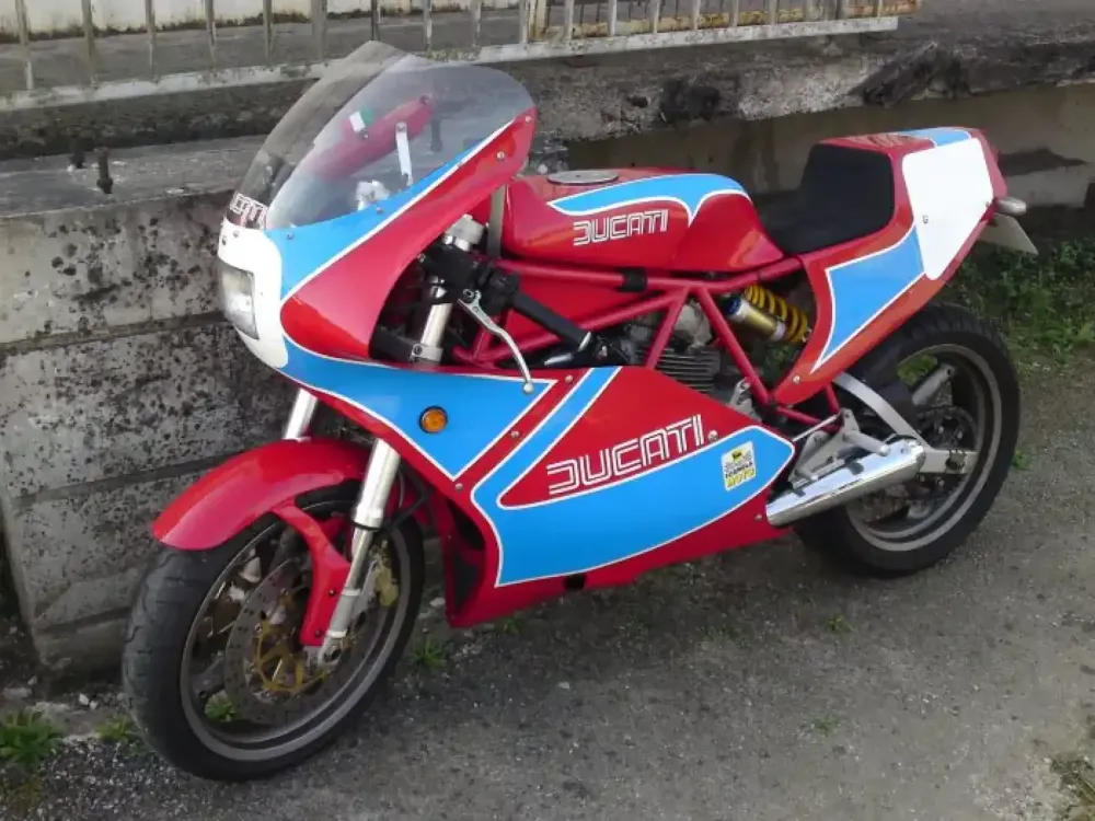 Ducati – Peinture Café Racer teinte d’origine (6)