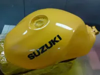SUZUKI 650 SV réparation reservoir et flancs (9)