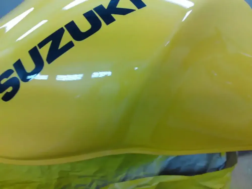 SUZUKI 650 SV réparation reservoir et flancs (11)