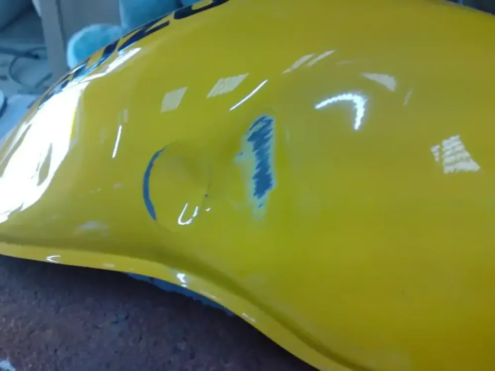 SUZUKI 650 SV réparation reservoir et flancs (3)