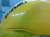 SUZUKI 650 SV réparation reservoir et flancs (4)