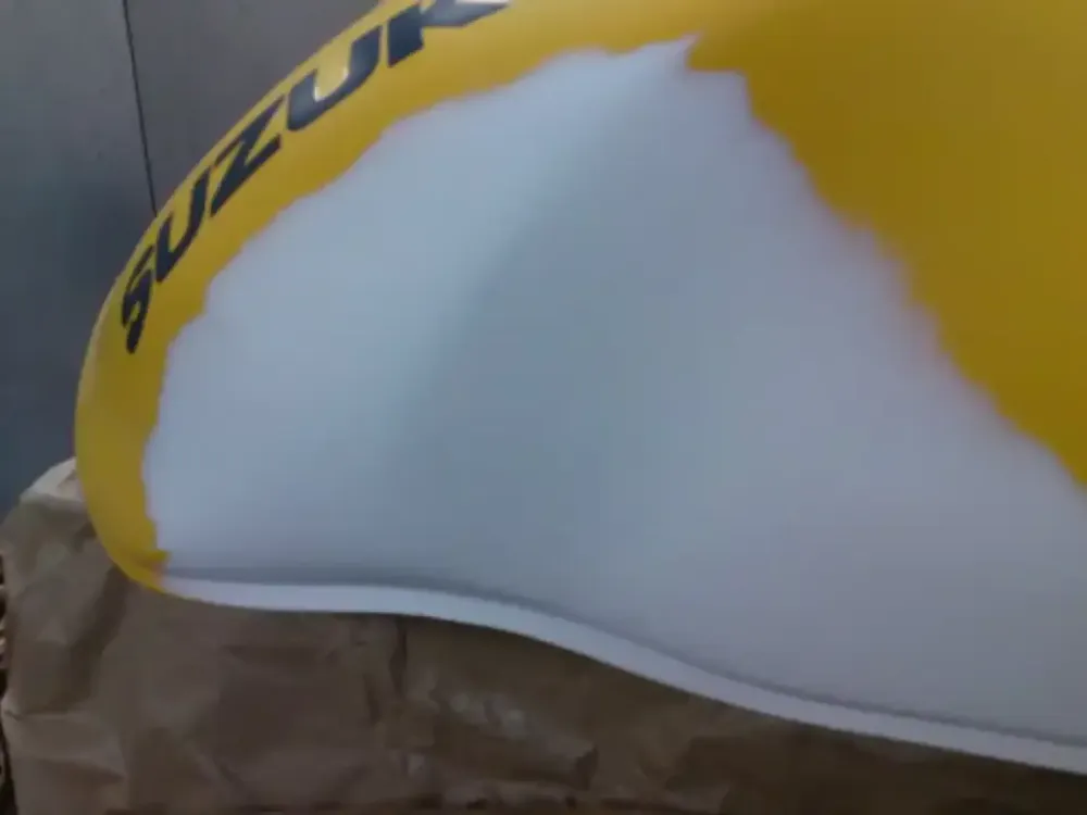 SUZUKI 650 SV réparation reservoir et flancs (5)