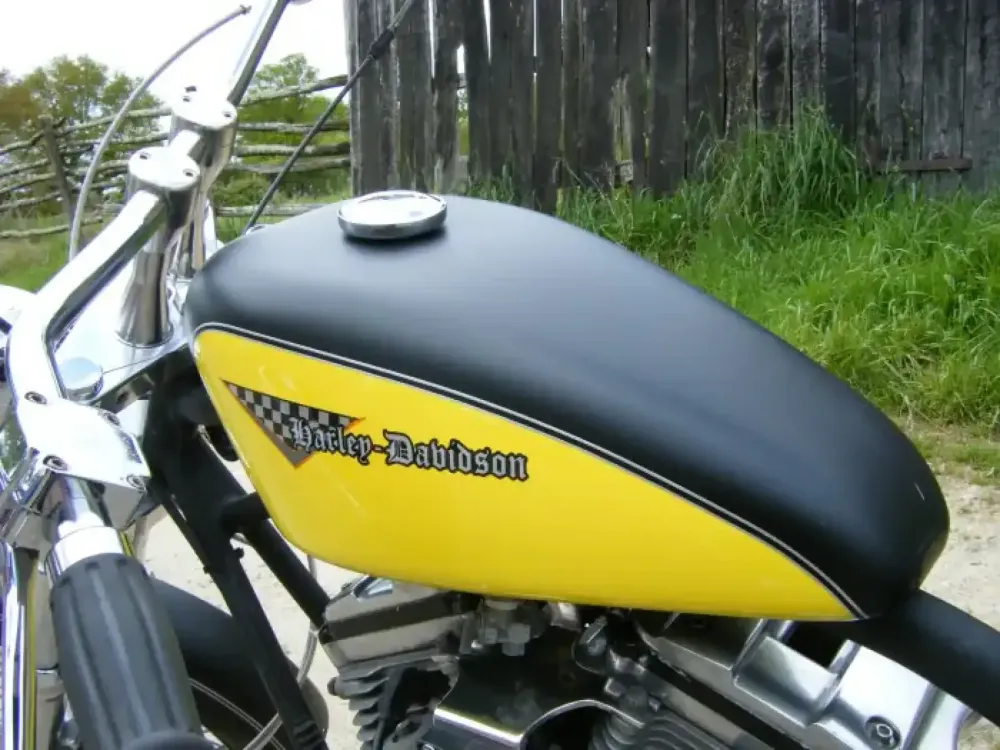 Harley Davidson noir mat & jaune nacré brillant (7)