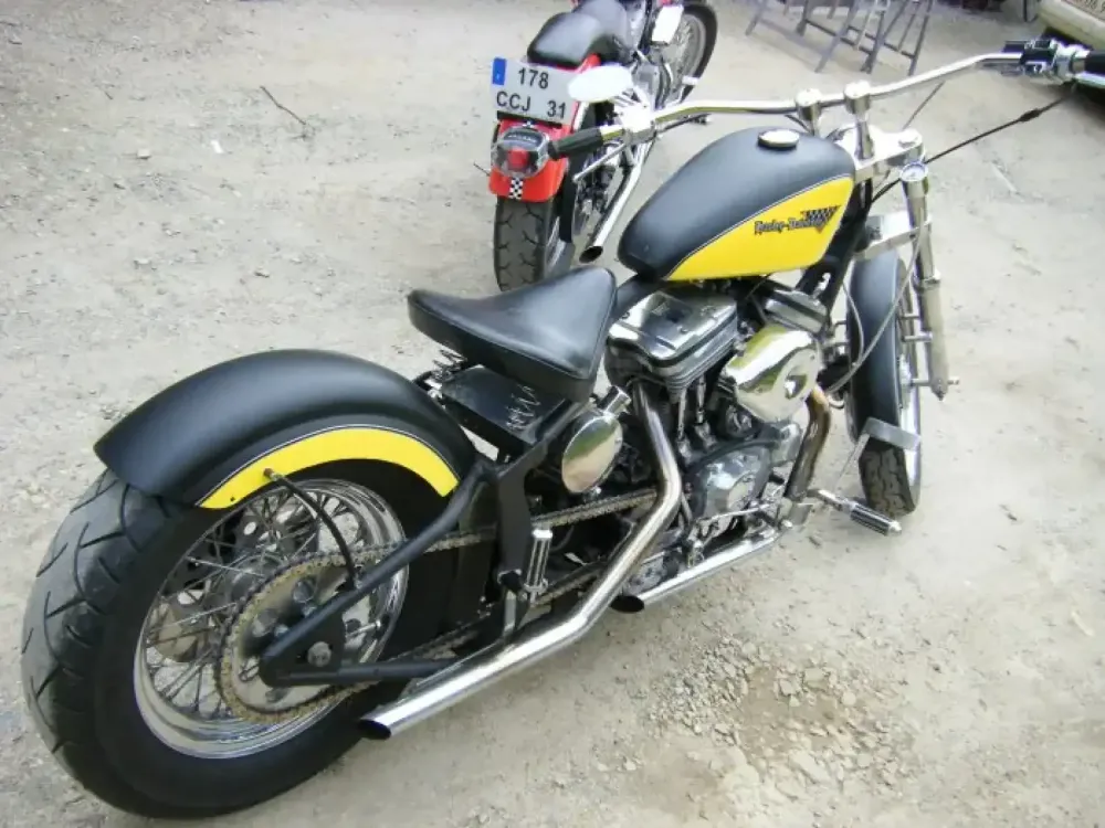 Harley Davidson noir mat & jaune nacré brillant (3)