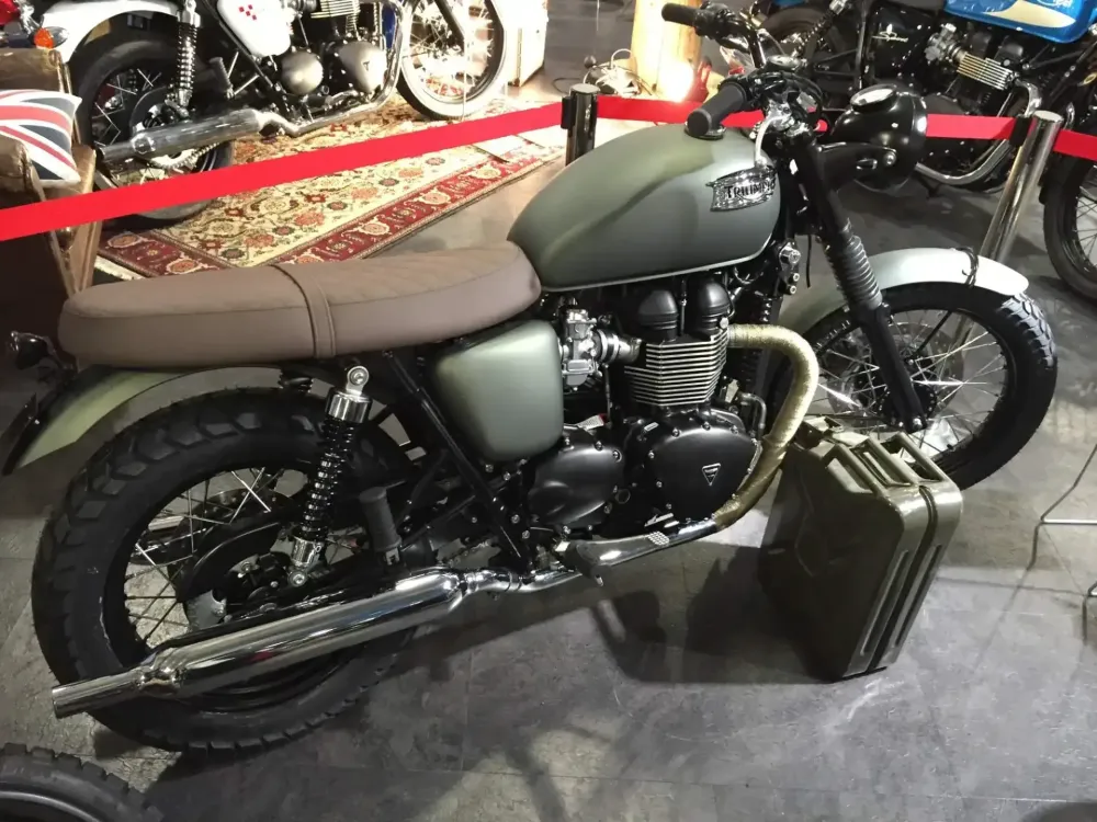 Triumph Bonneville – Peinture moto (Nantes 44) (4)