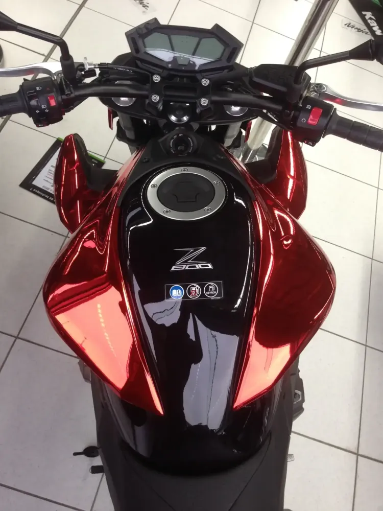 Kawasaki Z800 – Peinture chrome (Saint-Herblain 44)-7