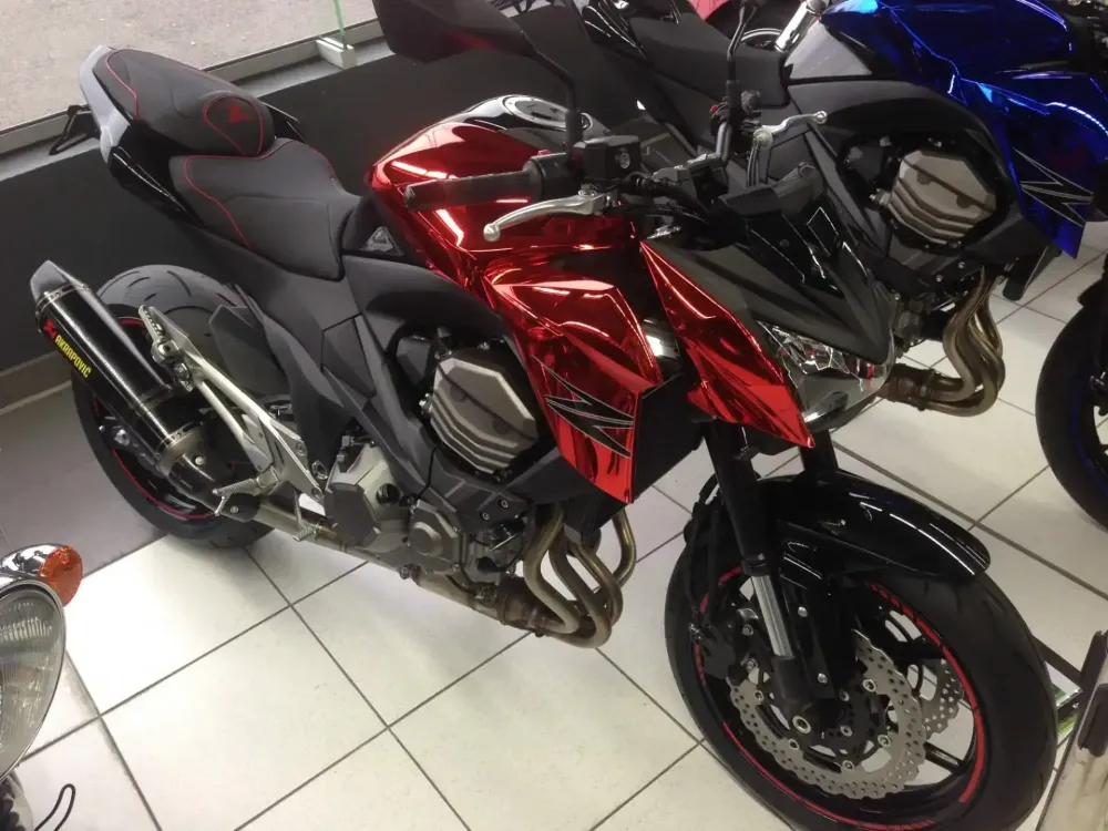 Kawasaki Z800 – Peinture chrome (Saint-Herblain 44)