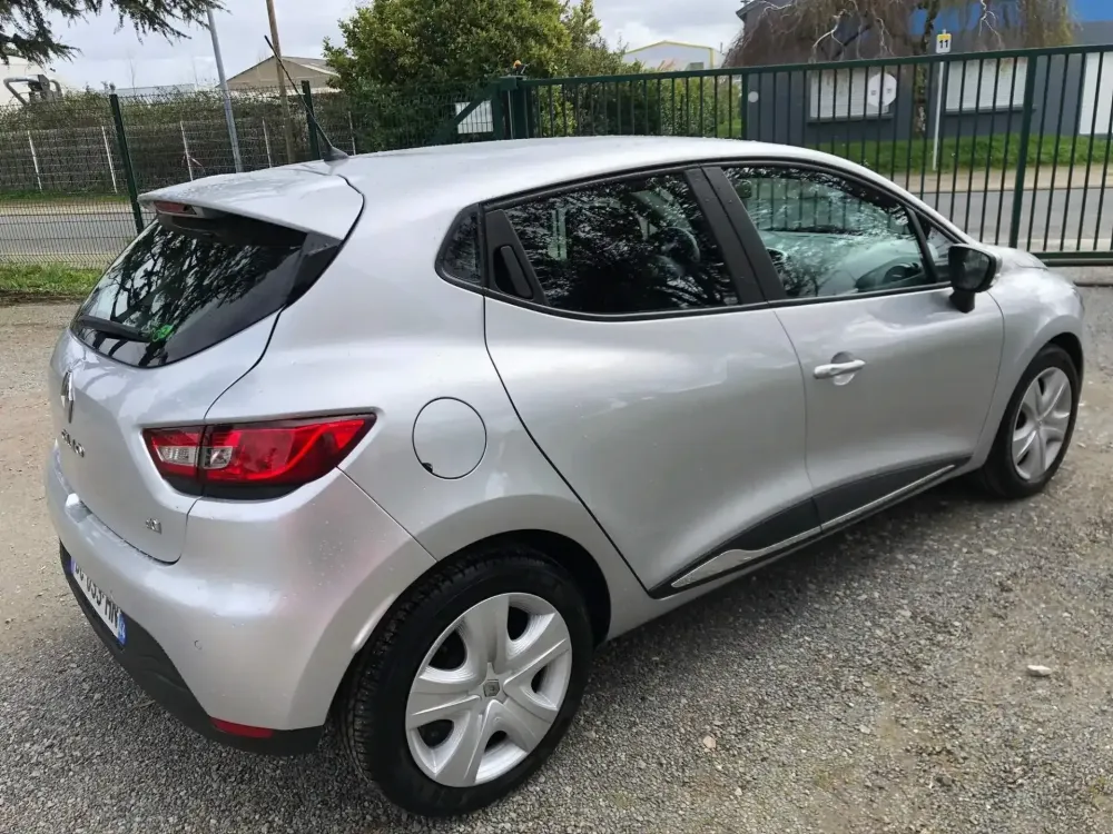Clio IV dCi 90 cv – À vendre (2)