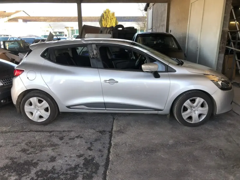 Clio IV dCi 90 cv – À vendre (11)