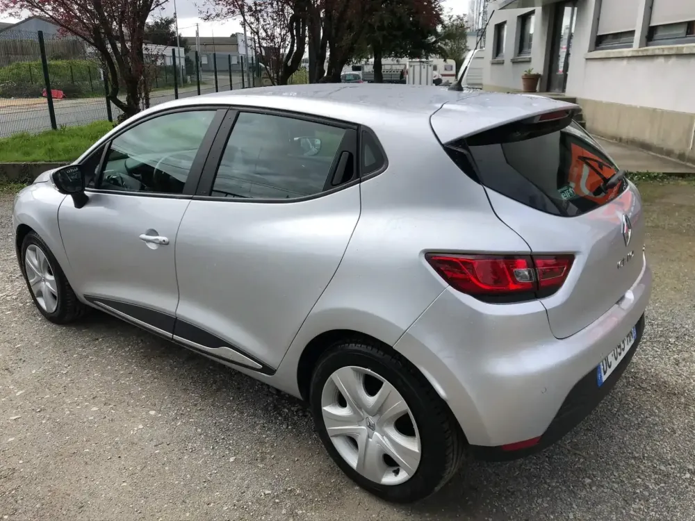 Clio IV dCi 90 cv – À vendre (13)