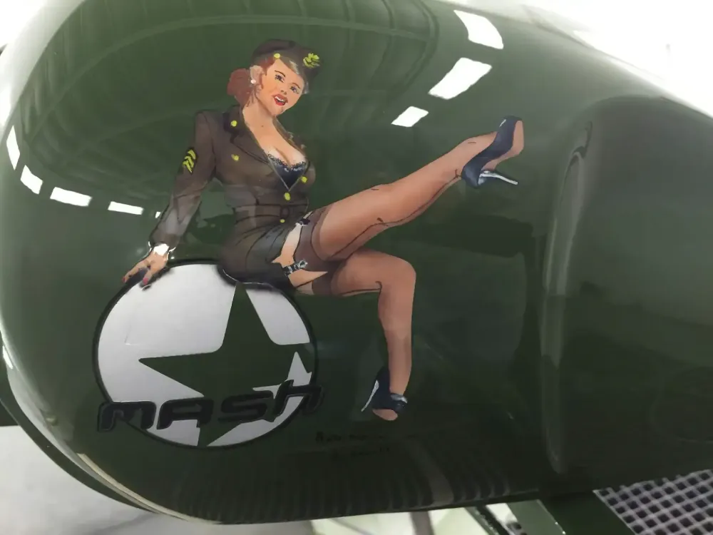 Mash 400 – Peinture personnalisée pin-up (45)
