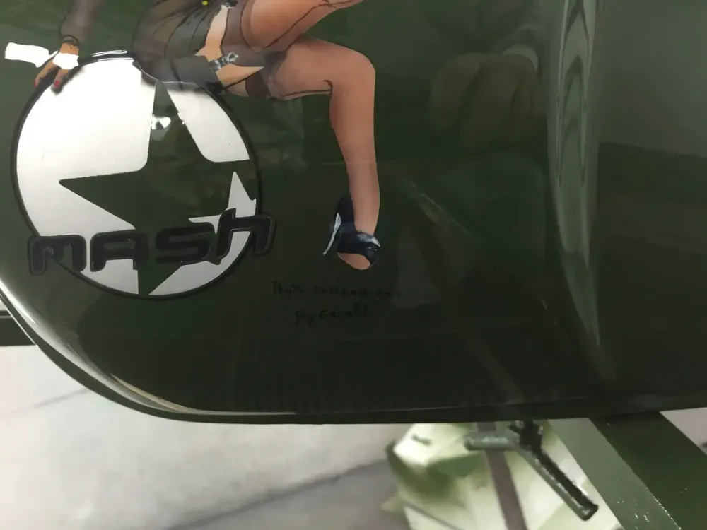 Mash 400 – Peinture personnalisée pin-up (47)