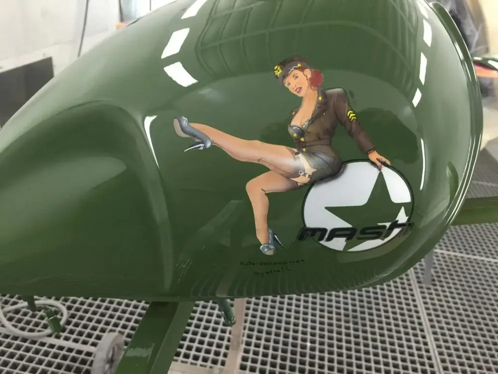 Mash 400 – Peinture personnalisée pin-up (48)